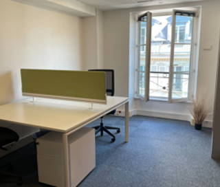 Bureau privé 15 m² 2 postes Coworking Rue des Petits Champs Paris 75001 - photo 1